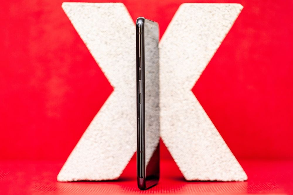 LG G8X ThinQ krawędź obudowy