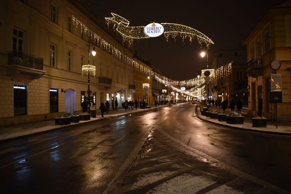 Nikon D5600 - Nowy Świat nocą
