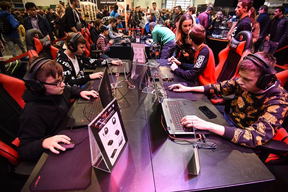 ASUS na PGA 2016