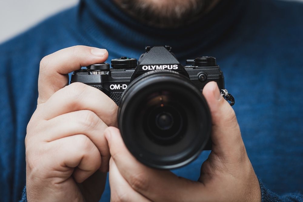 Olympus OM-D E-M5 III dłonie