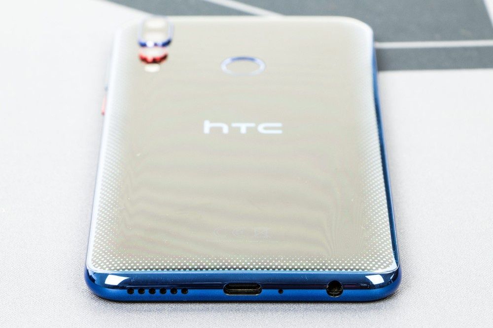 HTC Desire 19+ złącza