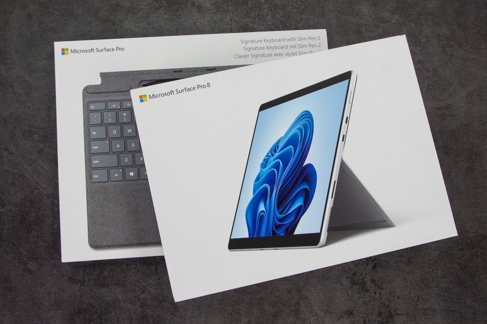 Microsoft Surface Pro 8 pudełka