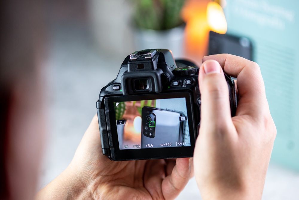 Nikon D5600 dłoń