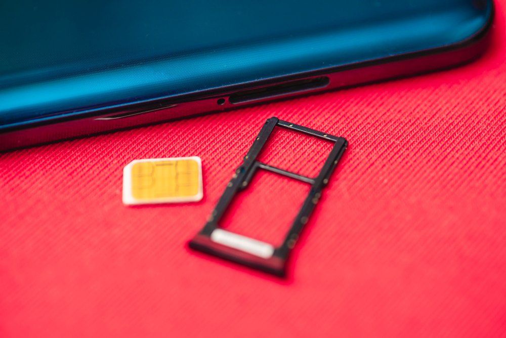 Motorola Moto G8 Power hybrydowy slot na kartę pamięci