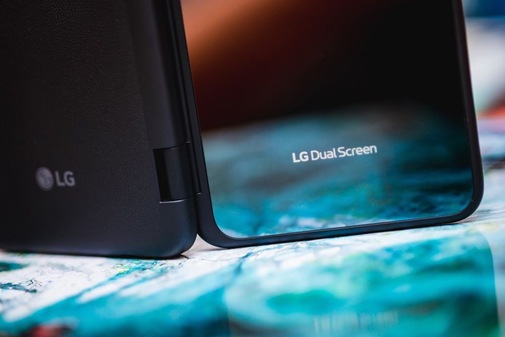 LG Dual Screen