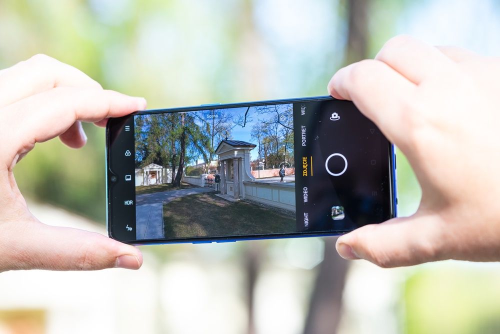Oppo Reno 3 fotografowanie ekran
