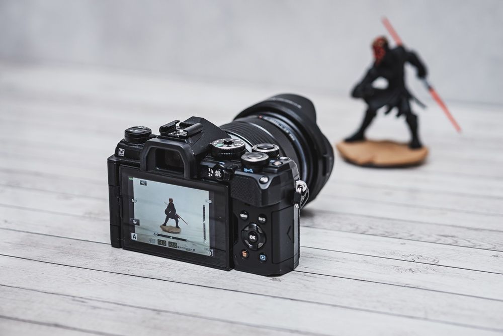 Olympus OM-D E-M5 III ekran złożony