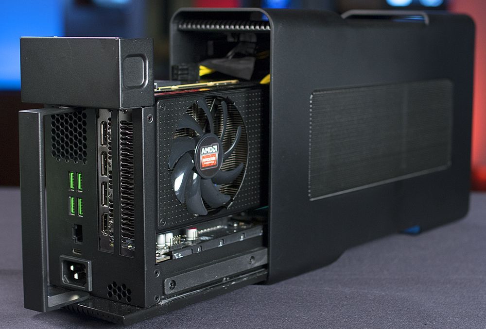 Razer Core - przystawka z kartą graficzną AMD Radeon R9 Nano