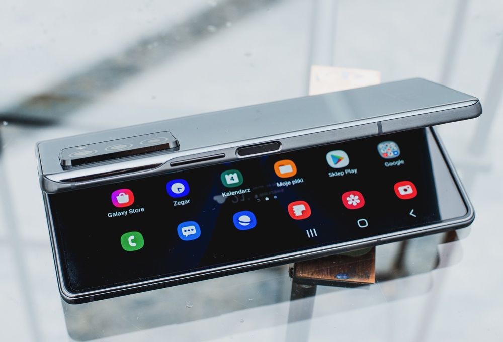 Samsung Galaxy Z Fold 2 składanie