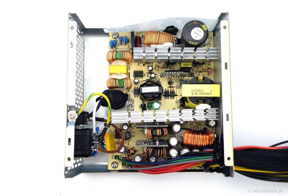 Modecom MC-500-G90 GOLD - wnętrze zasilacza