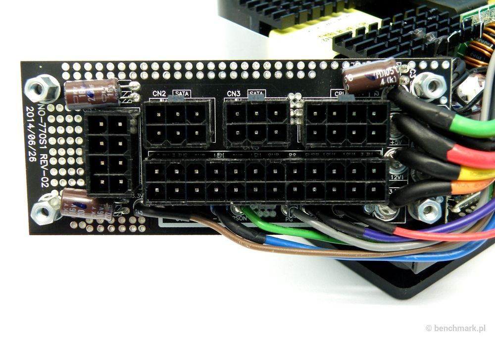 Chieftec Smart SFX-500GD-C zasilacz - wnętrze