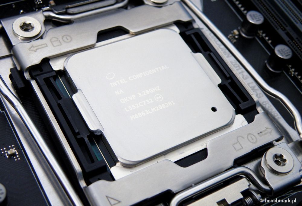 Intel Core i7-6900K ES procesor
