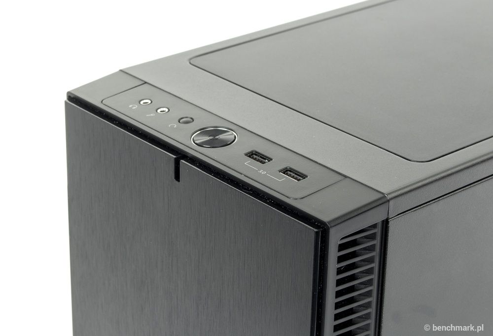 Fractal Design Define Nano S - panel I/O