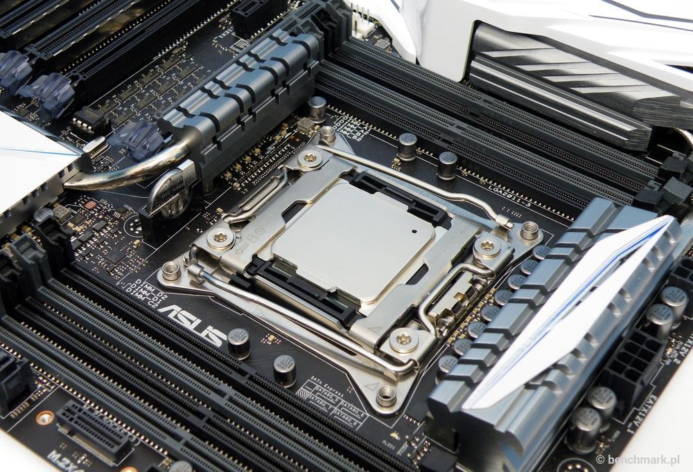 Intel Core i7-6900K ES procesor