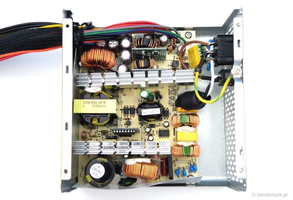Modecom MC-500-G90 GOLD - wnętrze zasilacza