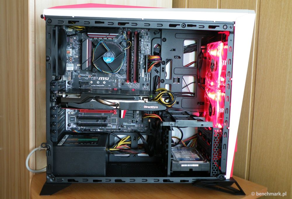 Corsair Carbide SPEC-ALPHA - montaż podzespołów