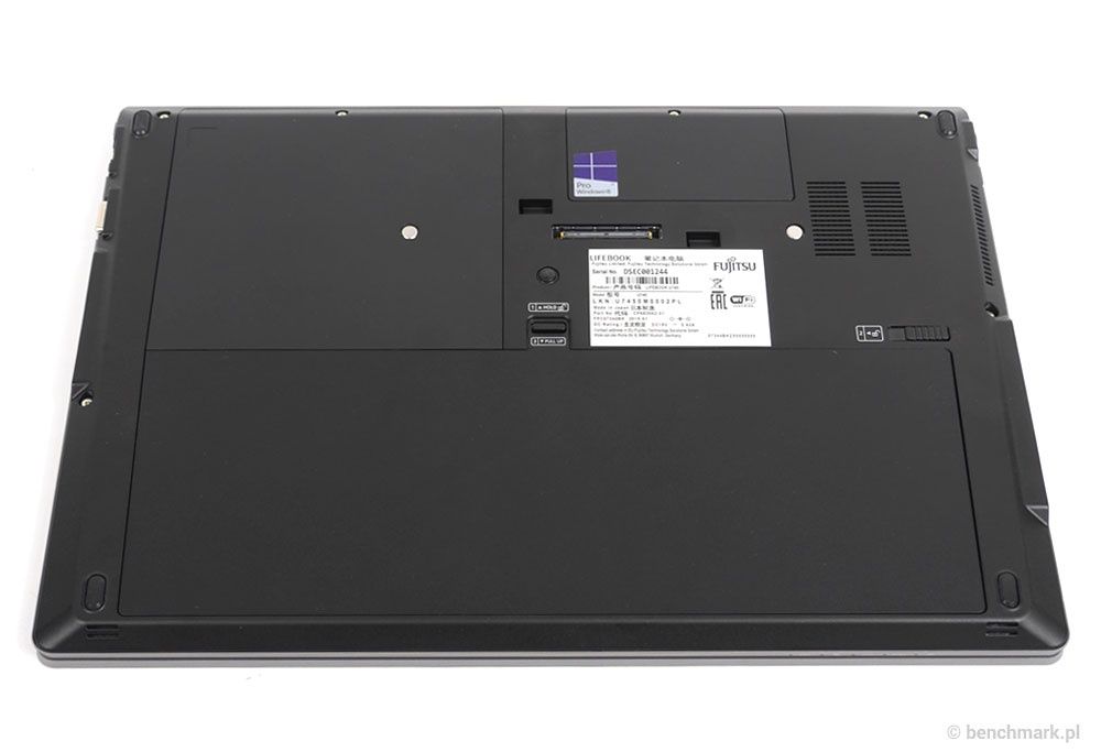 Fujitsu Lifebook U745 spód obudowy