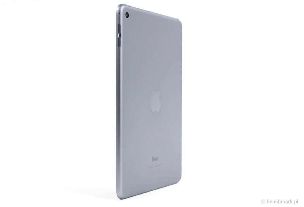 iPad mini 4 - zdjęcie tyłu pod kątem