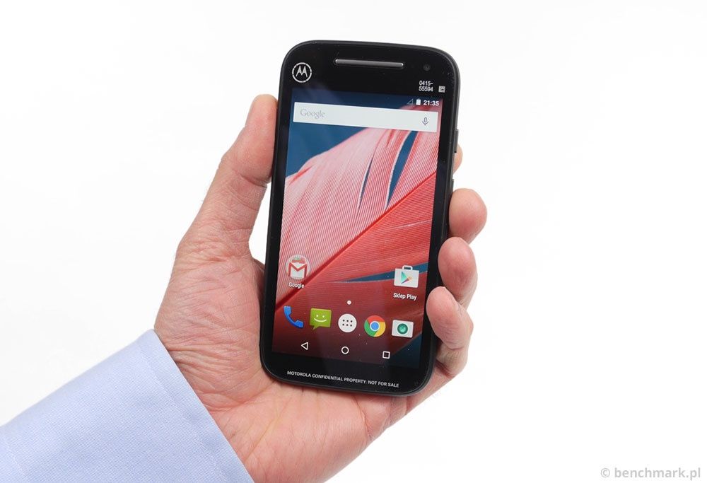 Motorola Moto E - w ręce