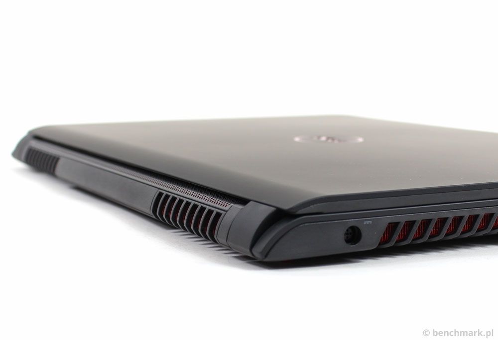 Dell Inspiron 7559 tył profil