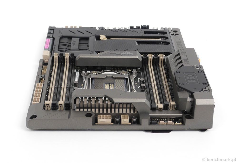 ASUS Sabertooth X99