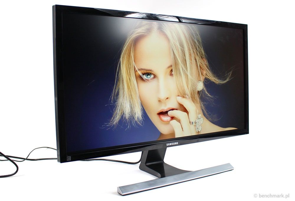 Samsung U28E590D przód