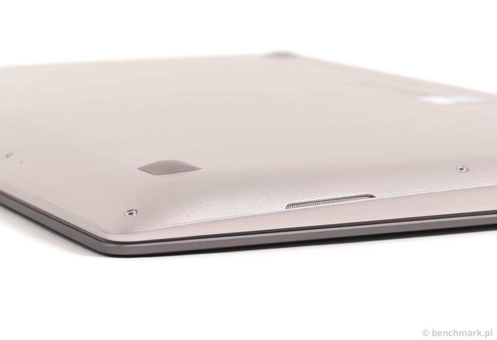 Asus Zenbook UX303LN spód