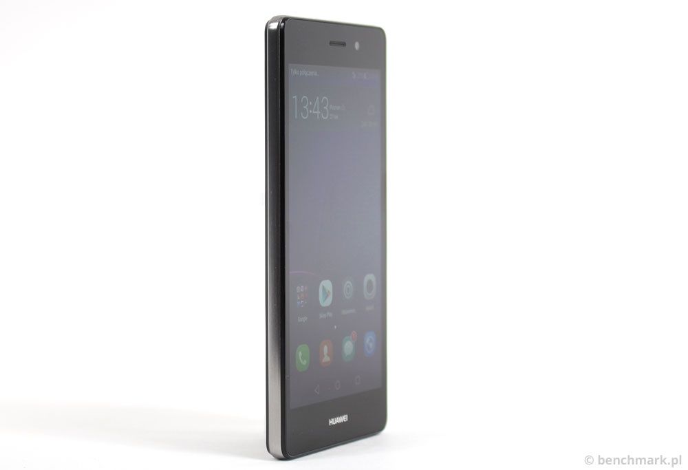 Huawei P8 Lite - zdjęcie pod kątem