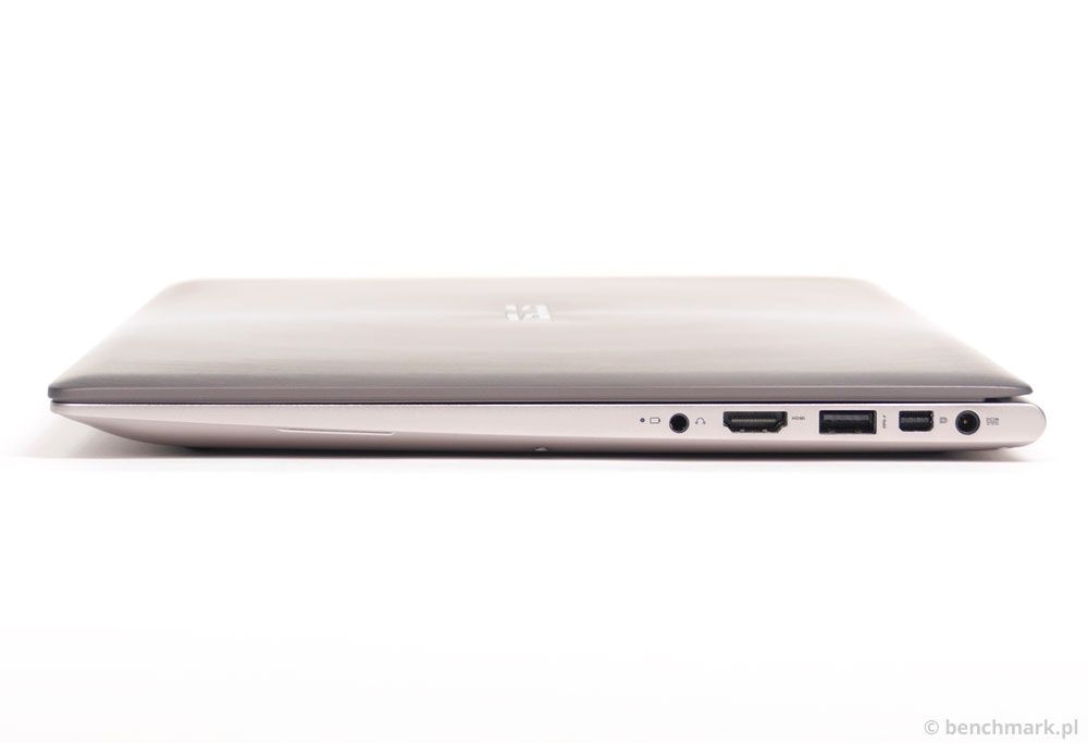 Asus Zenbook UX303LN prawy bok