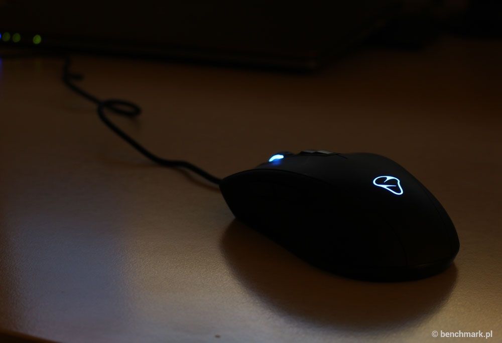 Mionix AVIOR 7000 podświetlenie