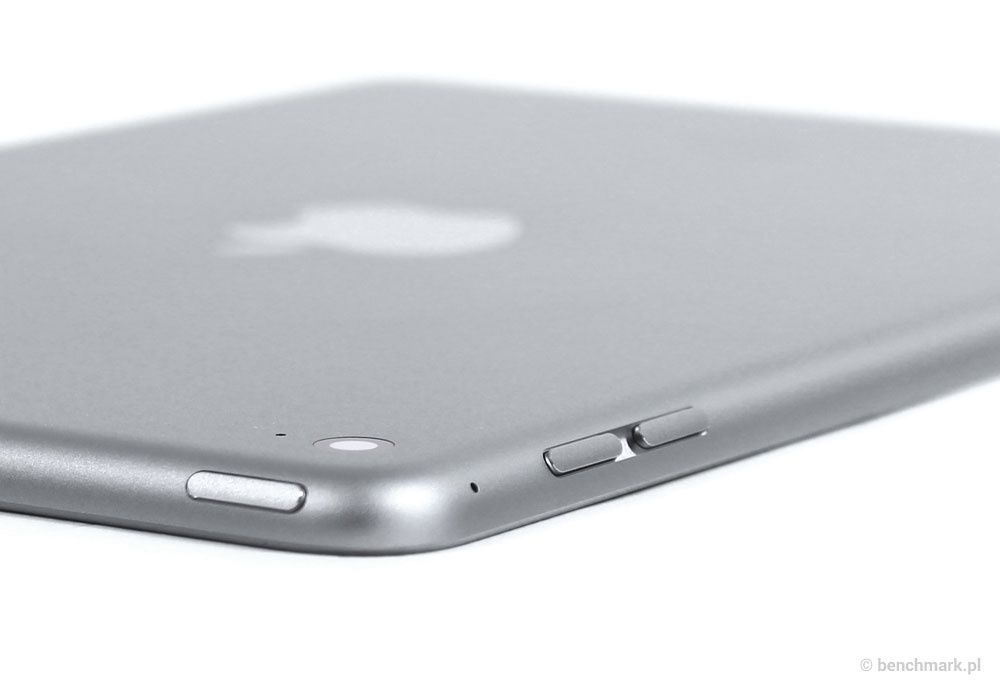 iPad mini 4 - zdjęcie wykonane pod kątem