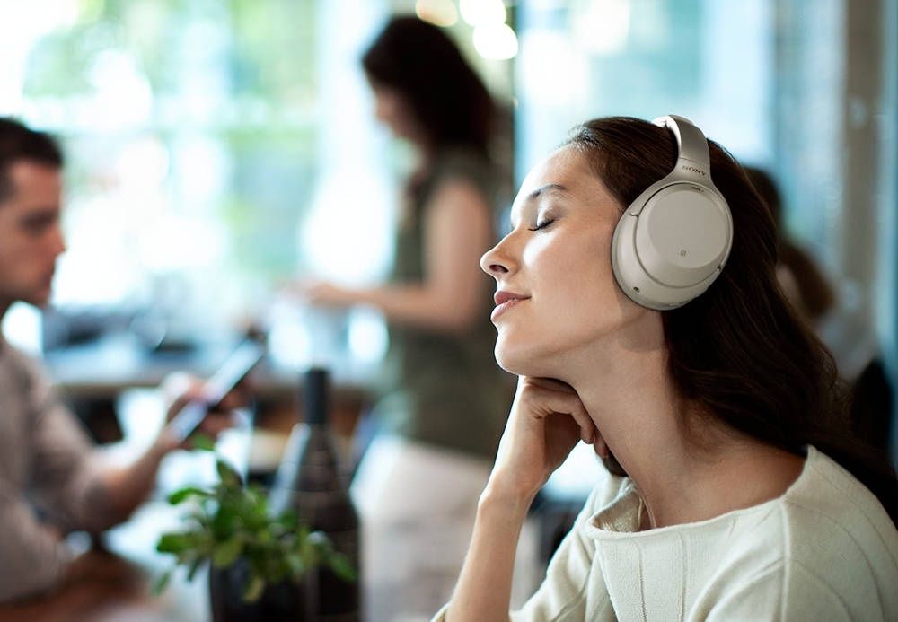 Sony WH-1000XM3 lifestyle
