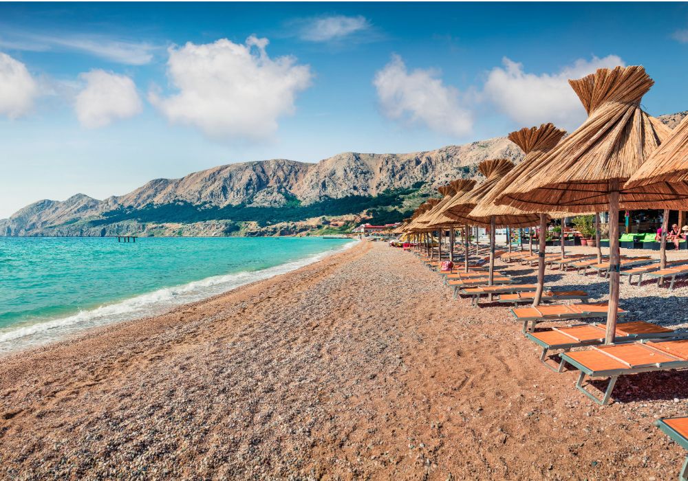 Plaża Vela w miejscowości Baška na wyspie Krk