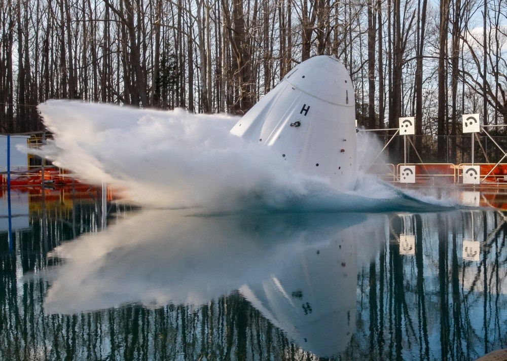 Próbne lądowanie kapsuła SpaceX Dragon załogowy