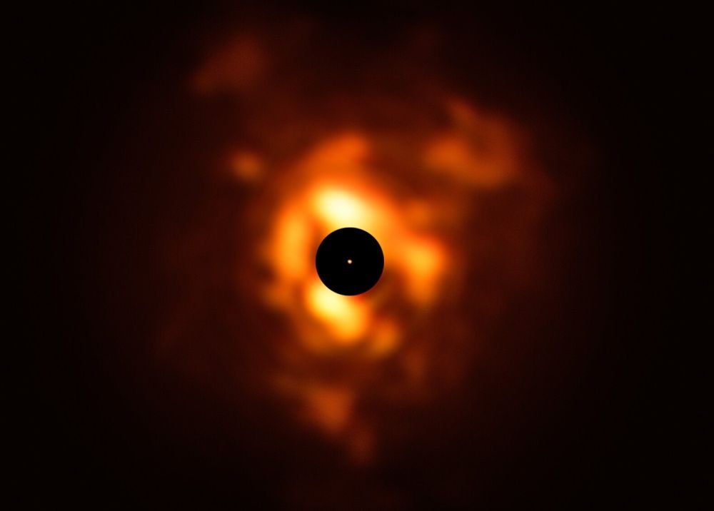 Betelgeza otoczenie