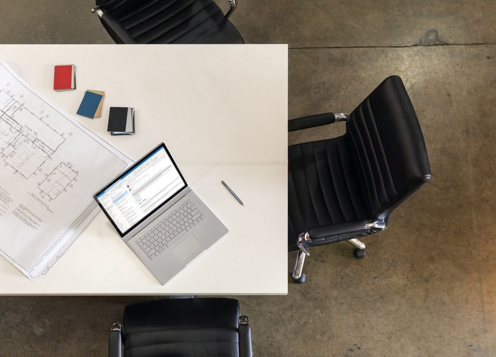 Microsoft Outlook- Surface Book 3