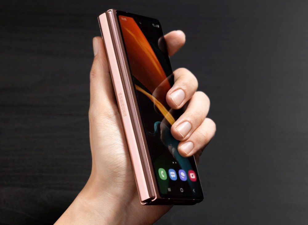 Samsung Galaxy Z Fold 2 dłoń zawias