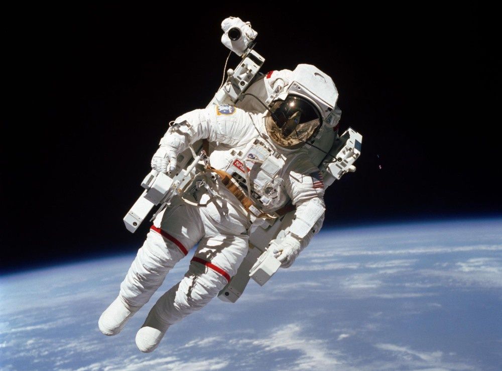Spacer kosmiczny