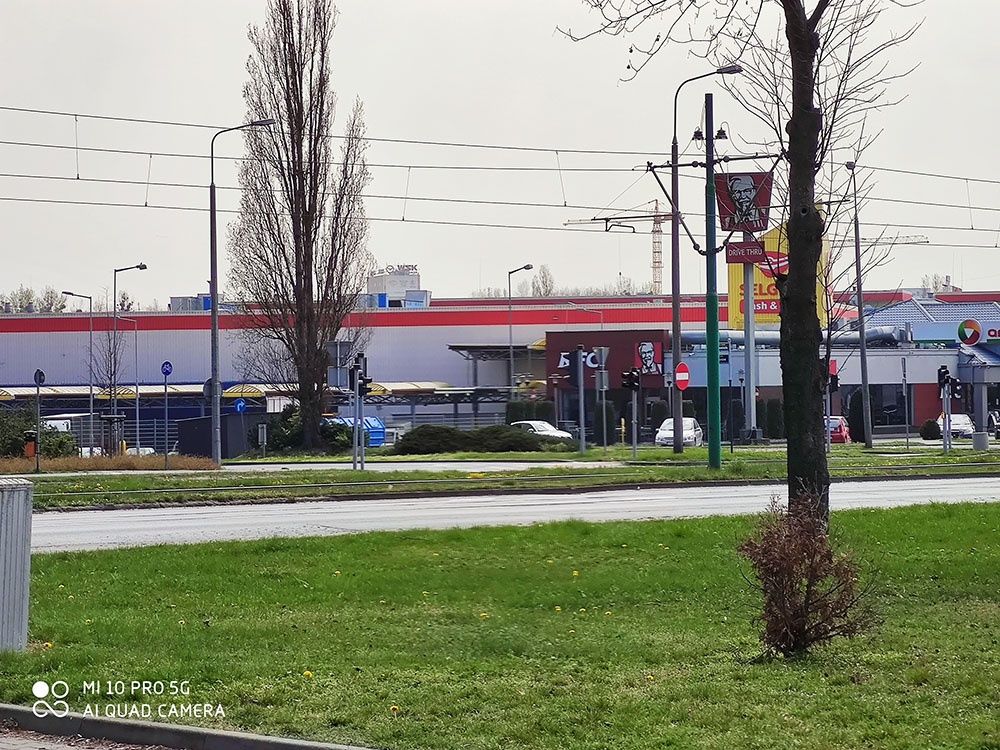 Zdjęcie z aparatu tylnego, zoom 5x