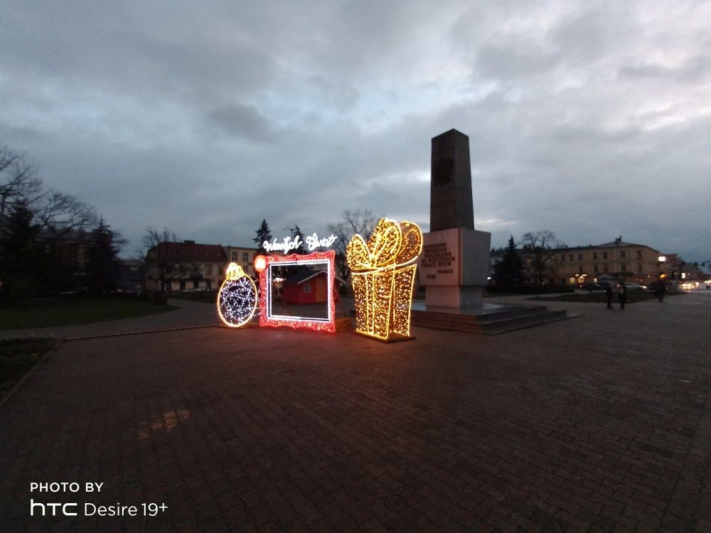 HTC Desire 19+ aparat główny obiektyw szerokokątny