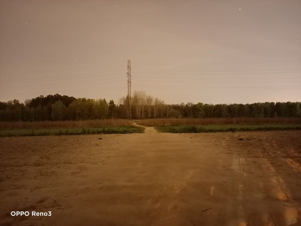 Oppo Reno 3 zdjęcie w nocy, tryb Pro wysokie ISO