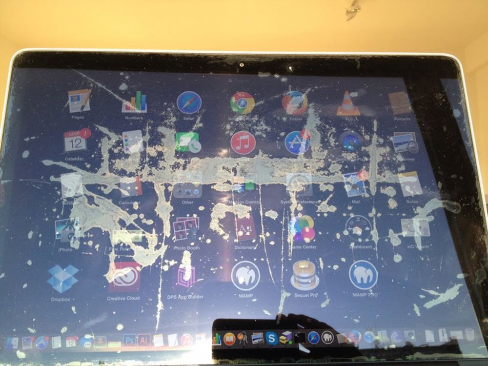 Apple MacBook Pro - problem z powłoką antyrefleksyjną