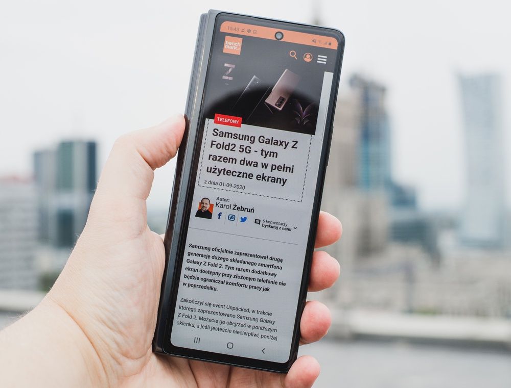 Samsung Galaxy Z Fold 2 mniejszy ekran