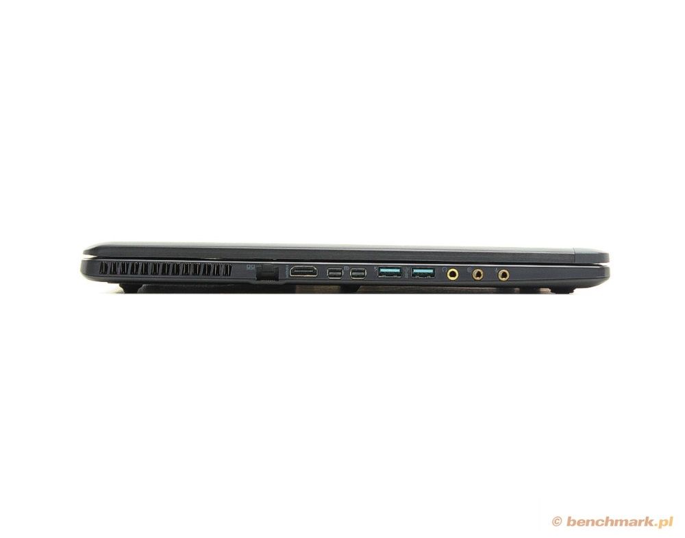 MSI GS70 lewy bok