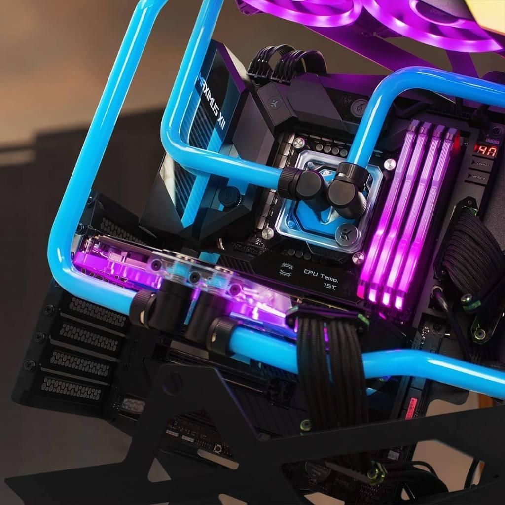 Komputer w stylu Cyberpunk 2077