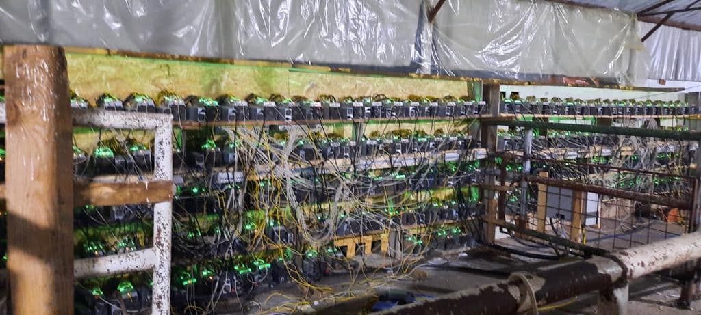 Kosowo - policja zamyka kopalnie kryptowalut