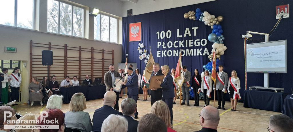 100-lecie i troszeczkę Zespołu Szkół Ekonomiczno-Kupieckich w Płocku