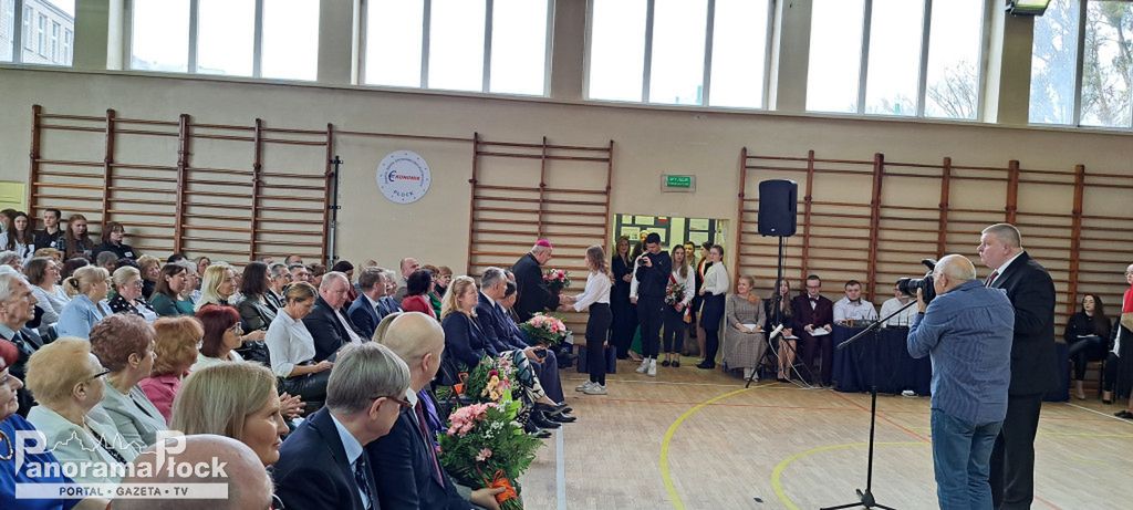 100-lecie i troszeczkę Zespołu Szkół Ekonomiczno-Kupieckich w Płocku