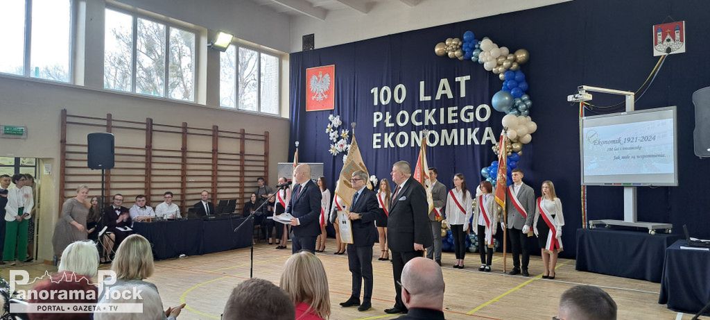 100-lecie i troszeczkę Zespołu Szkół Ekonomiczno-Kupieckich w Płocku