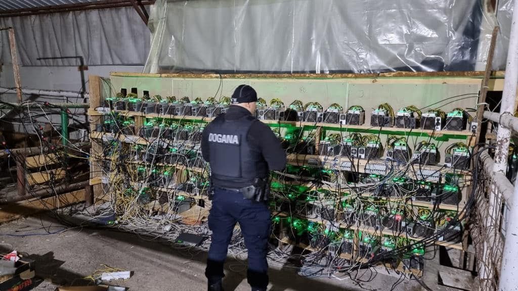 Kosowo - policja zamyka kopalnie kryptowalut
